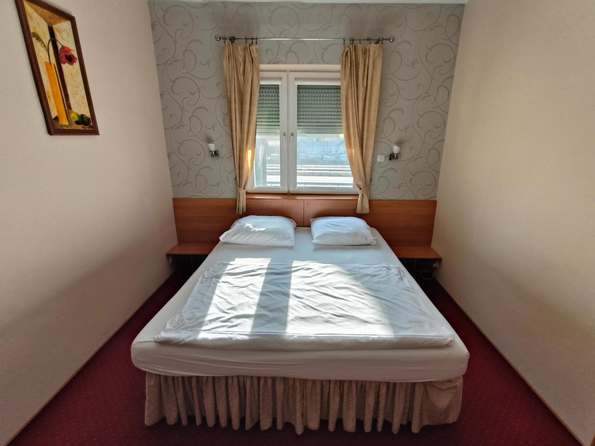 Villa Bella Casa Łomianki Eksteriør bilde